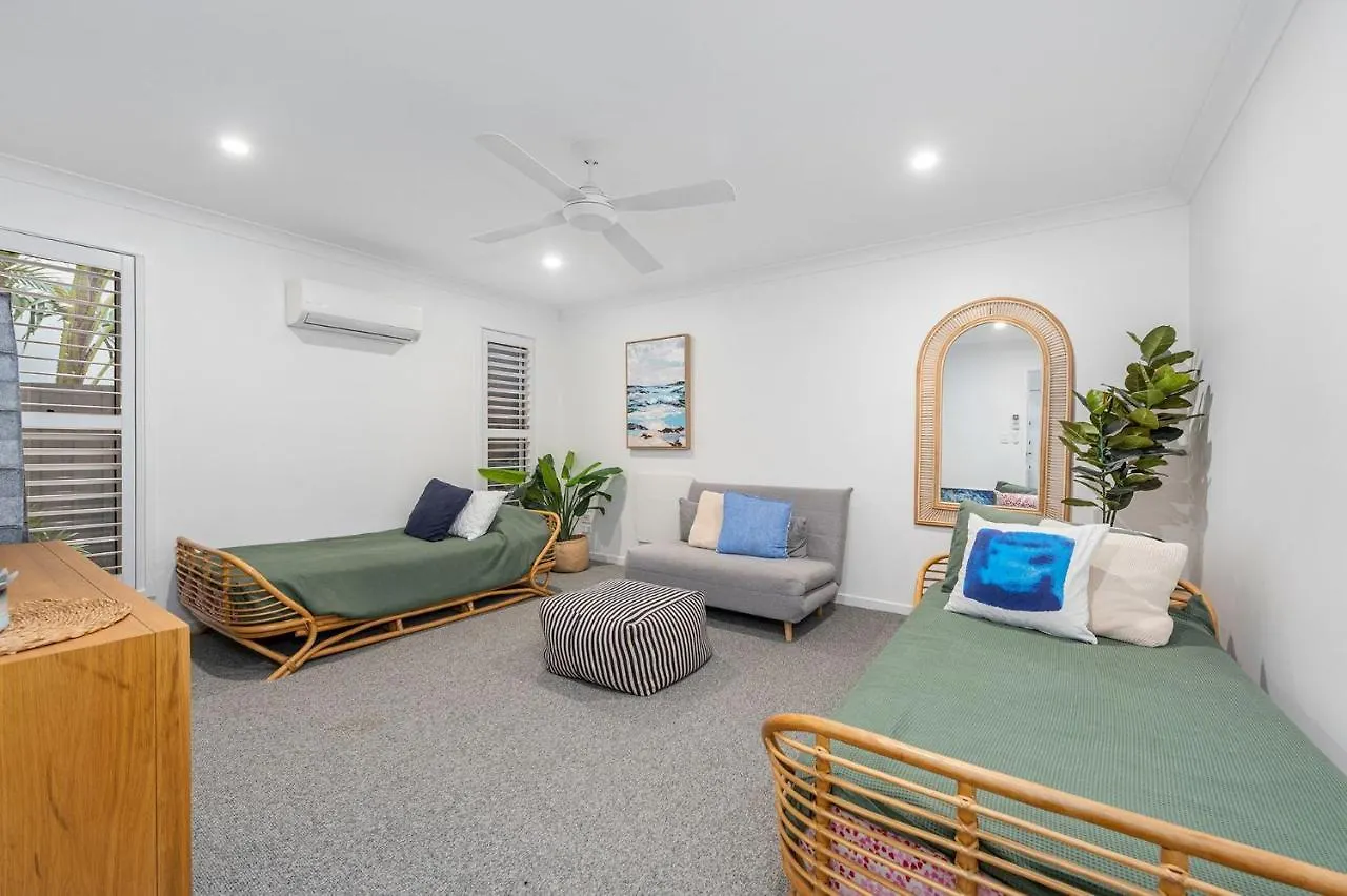 بيت للعطل Burleigh Beach House غولد كوست